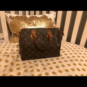 Authentic Louis Vuitton Speedy 25